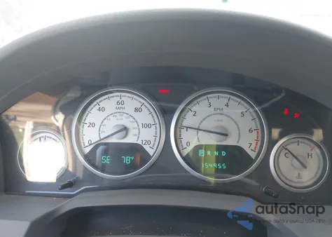 2010 Chrysler Town & Country Touring z USA, uszkodzony, nr VIN 2A4RR5D10AR300698